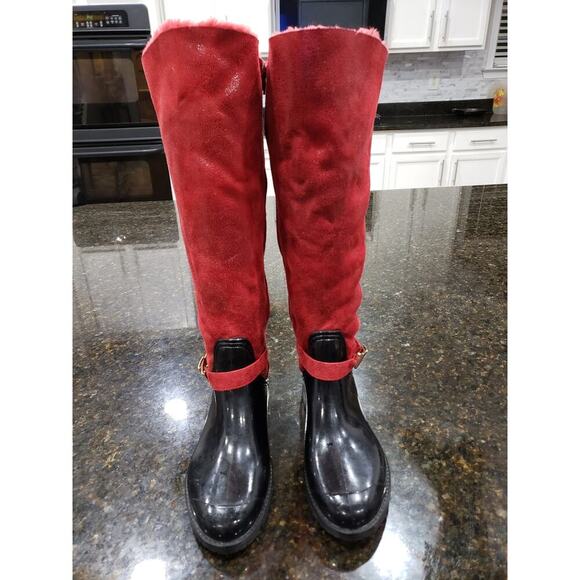 Womens Boots Size 8 Black & Red Patent Leather Comfort Buckle Round Toe Side Zip - Picture 1 of 10